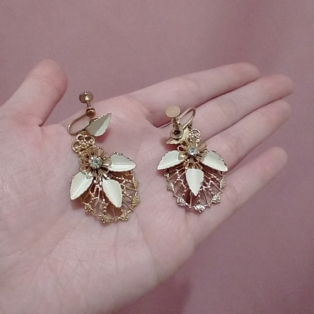 Cream Leaflet/Gold Toned Filigree Clip-On Earrings